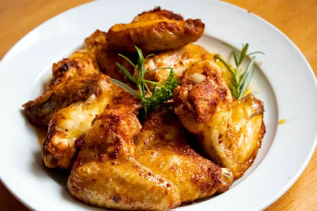 Comment savoir si le poulet cuit est encore bon? 